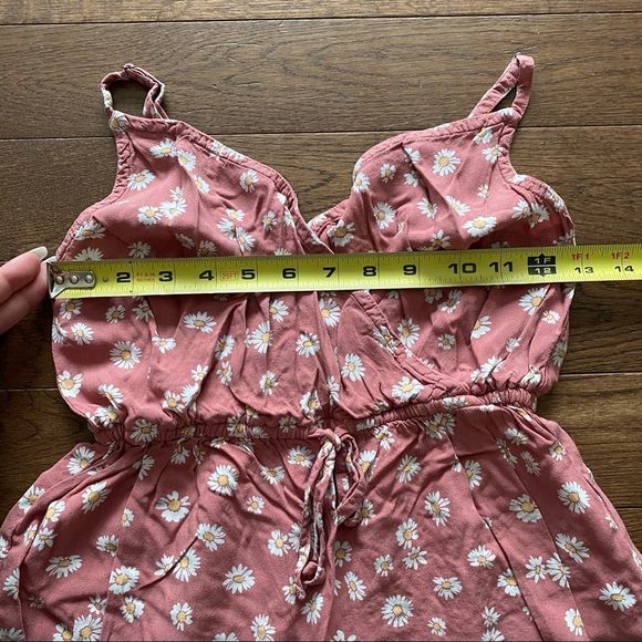 ✨50% OFF✨ Hollister Tank Top - Picture 8 of 9